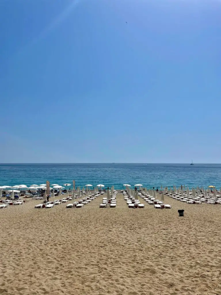 Antalya Lara: Die besten 5-Sterne-Hotels, Strände und Sehenswürdigkeiten im Luxusparadies