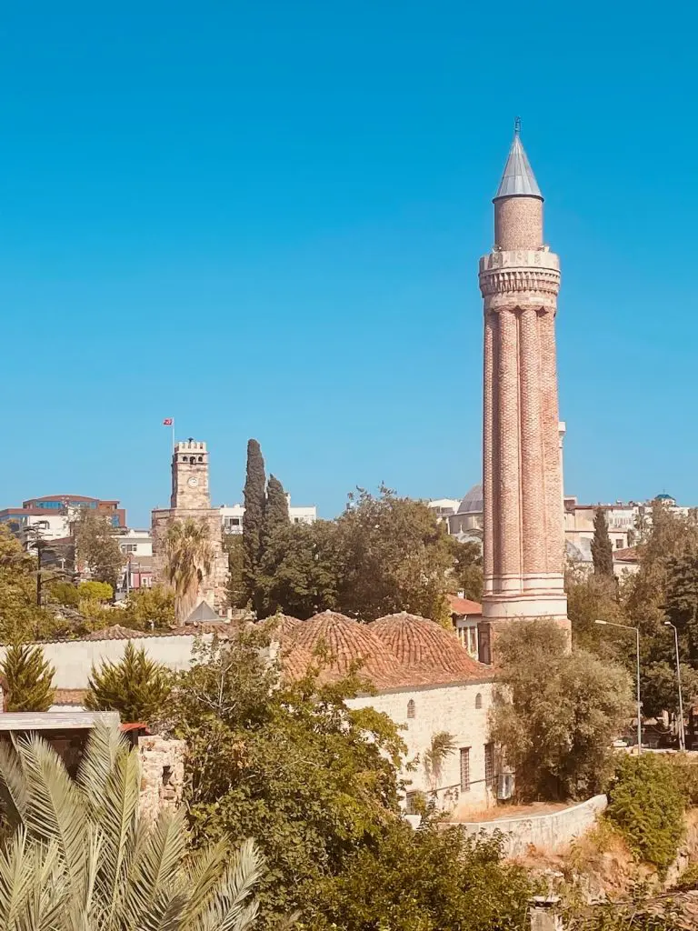 Antalya Tarihi Saat Kulesi 2025 - Türkei Life Antalya Tarihi Saat Kulesi