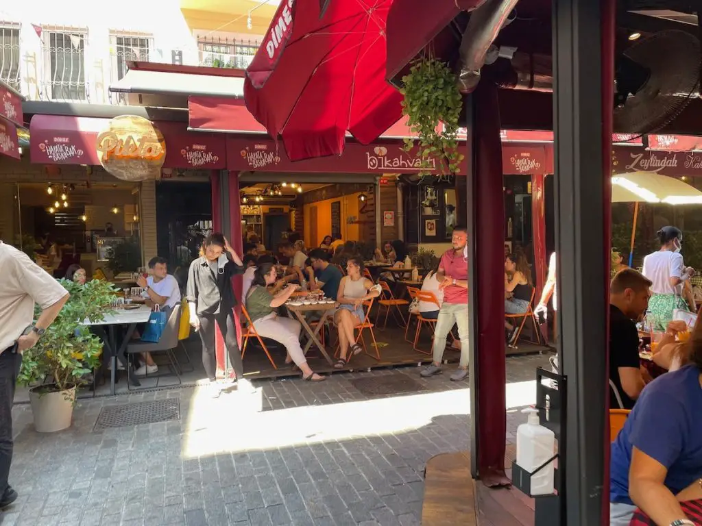 Besiktas Breakfast Street Beşiktaş Kahvalticilar Sokaği 2023 - Turkey Life