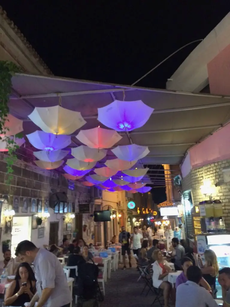 The Ultimate Guide To Cesme Alacati Nightlife 2023 - Turkey Life