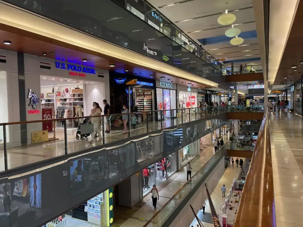 مرکز خرید در تراسیتی آنتالیا 2024 - Turkey Life