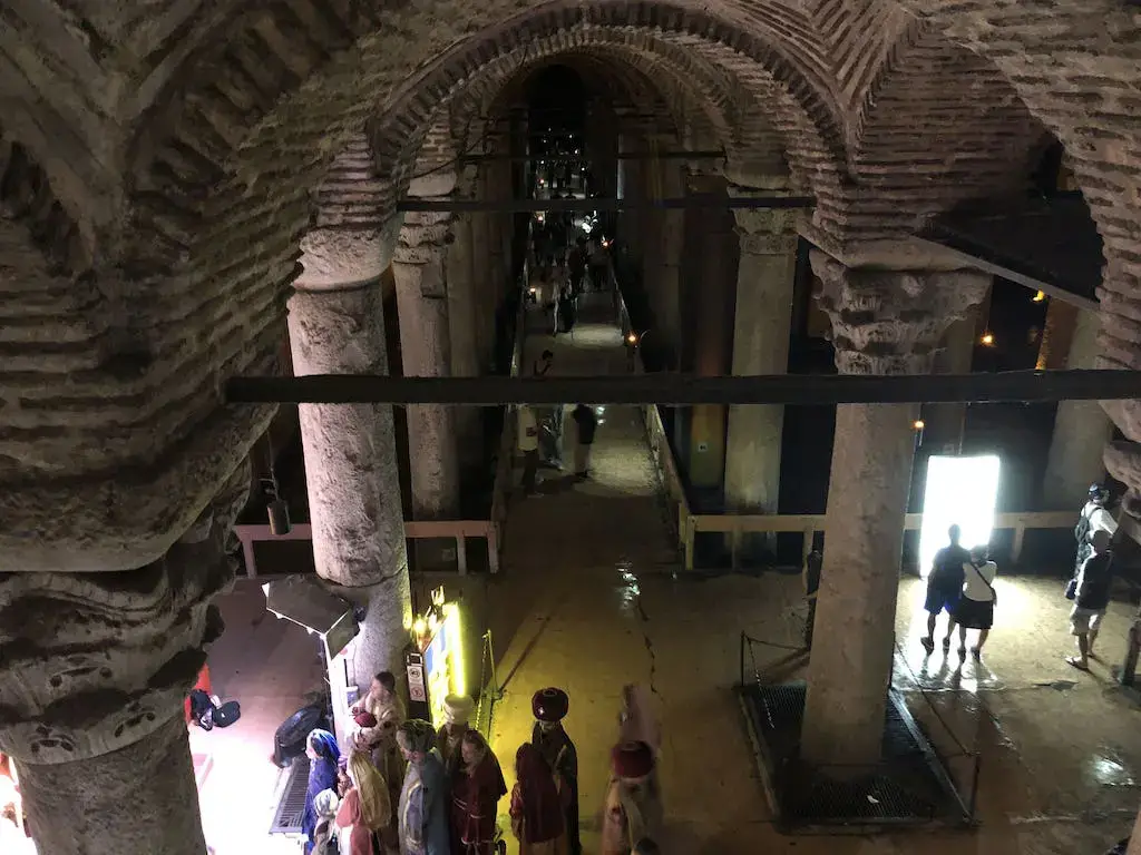 Sprievodca po bazilike Cisterna v Istanbule Sultanahmet 1 2024 - Turecko Life