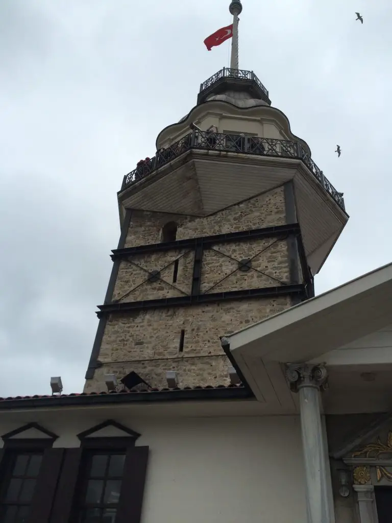 Jungfrauenturm Kiz Kulesi in Istanbul Reiseführer und Geheimtipps 2022 - Türkei Life