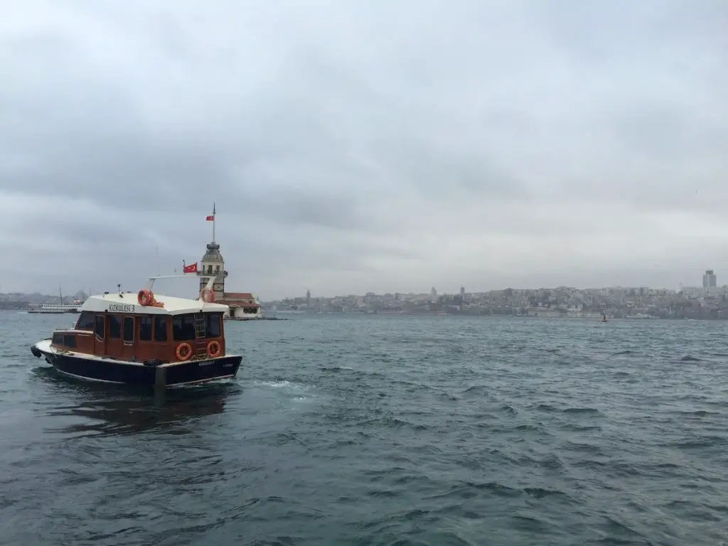 Jungfrauenturm Leanderturm In Istanbul Reiseführer Und Geheimtipps Boot Transport 2023 - Türkei Life