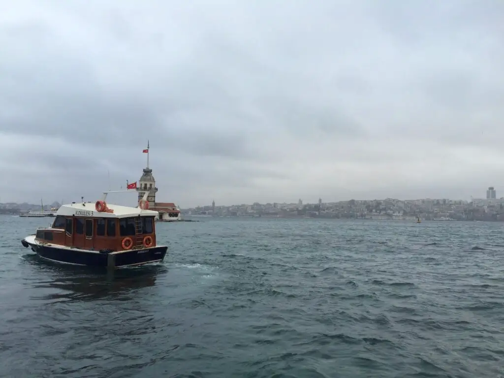 Jungfrauenturm Leanderturm In Istanbul Reiseführer Und Geheimtipps Boot Transport 2024 - Türkei Life