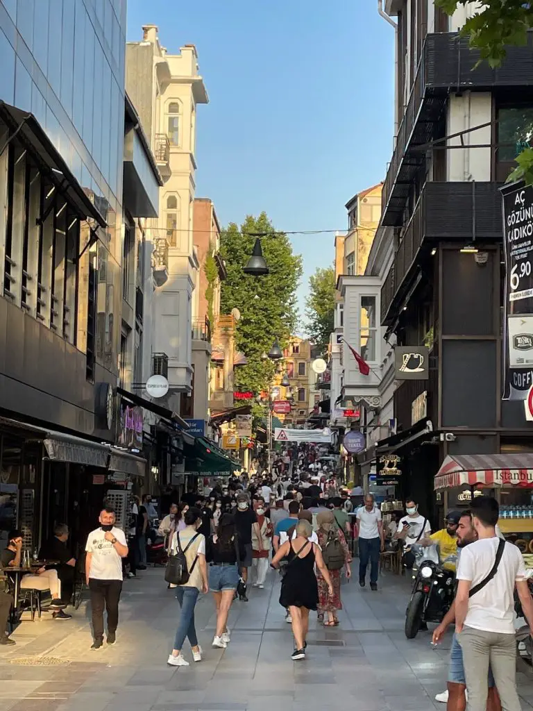 Kadiköy In Istanbul Top Sehenswürdigkeiten Und Attraktionen Einkaufsstrasse 2022 - Türkei Life