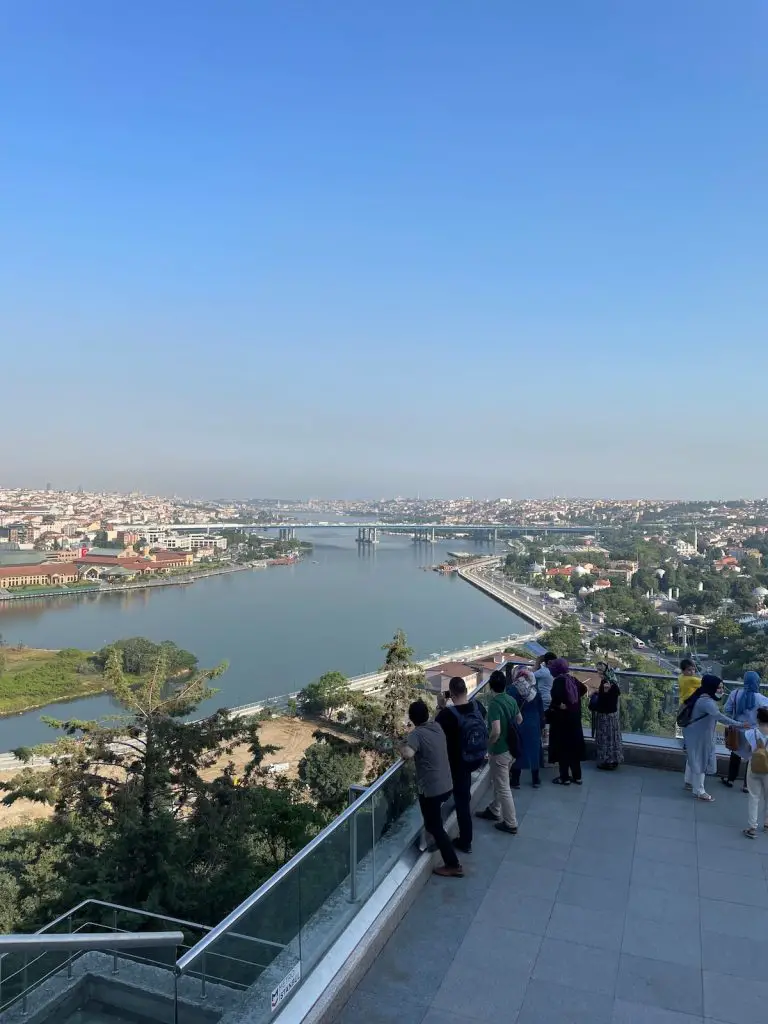 Pierre Loti Hill Istanbul Eyüp Panoramiczny widok kolejki linowej Wskazówki dla wtajemniczonych Taras widokowy 2024 - Turcja Life