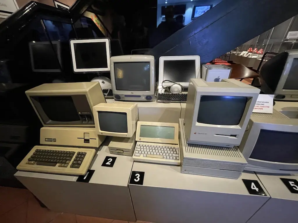 Rahmi M. Koç Museum Istanbul Guide Apple 2025 - Türkei Life