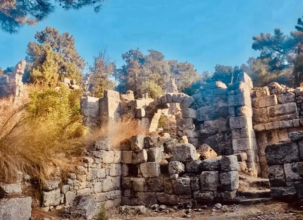 Reiseführer Zu Den Antiken Phaselis Ruinen Bei Kemer 2024 - Türkei Life