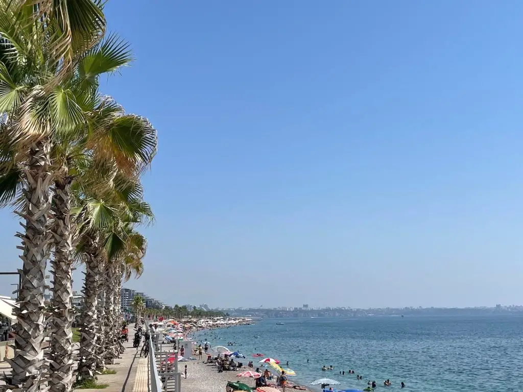 تعطیلات ساحلی در ترکیه با زیباترین سواحل ساحل کنیالتی 2023 - زندگی ترکیه