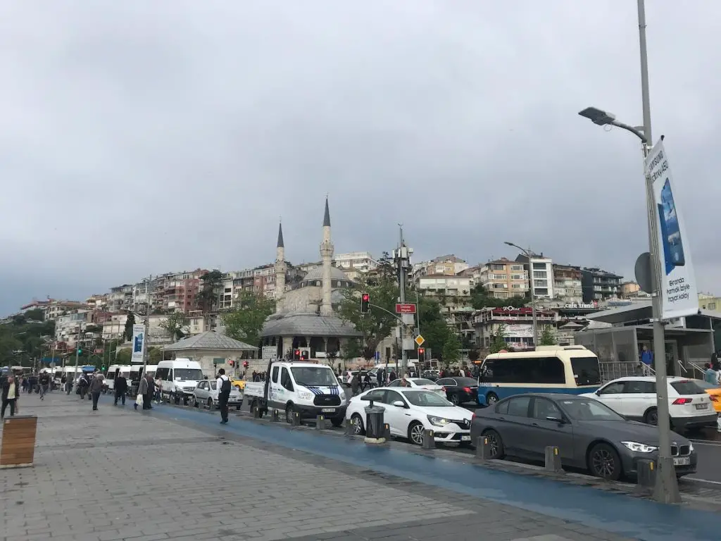 Üsküdar in Istanbul Top Sehenswürdigkeiten und Attraktionen Hafen 2022 - Türkei Life