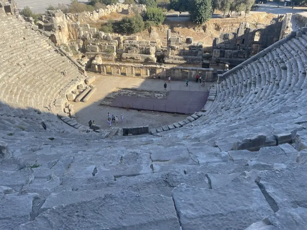 Was Kann Man In Der Antiken Stadt Myra Und Bei Den Felsengraebern Erleben 2023 - Türkei Life