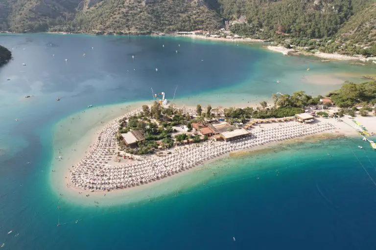 10 najboljših hotelov s 5 zvezdicami v Fethiyeju v Turčiji: razkošje in sprostitev na egejski obali
