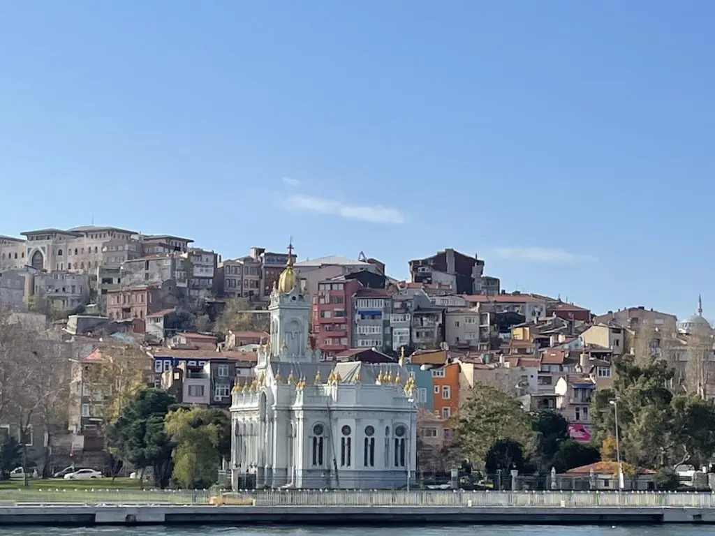 Ener Balat In Istanbul Top Aktivitäten Sehenswürdigkeiten Und Guide Bulgarisch Orthodoxe Kirche 2025 - Türkei Life