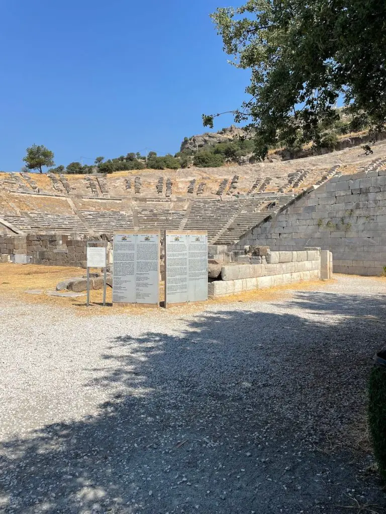 Откријте го импресивниот театар на Халикарнас во Бодрум, скапоцен камен на античка архитектура 2024 година - Животот во Турција