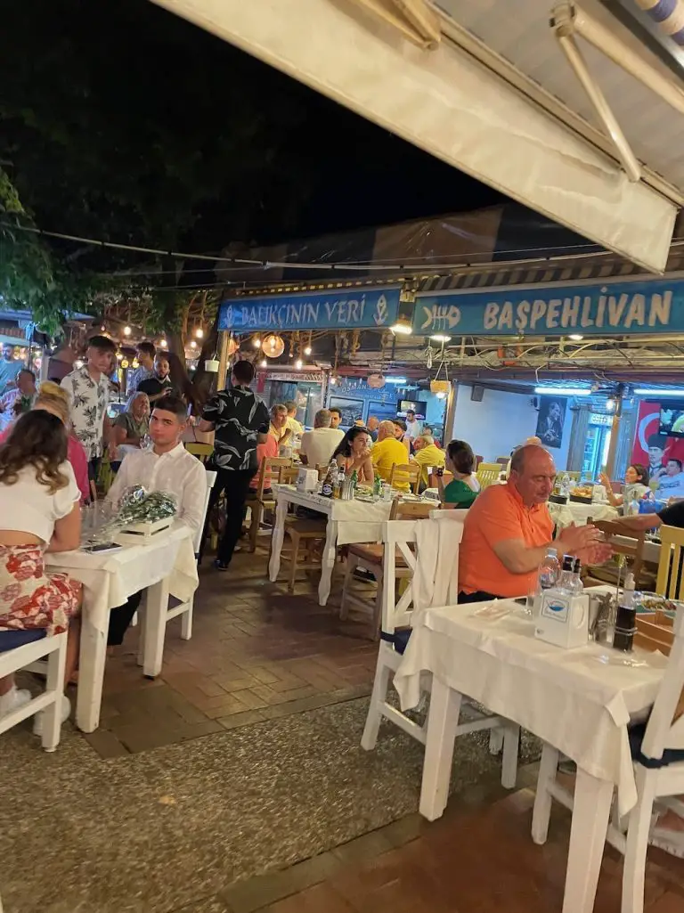 Erleben Sie das Beste der türkischen Küche auf dem Fischmarkt von Fethiye – Frischen Fisch und Meeresfrüchte