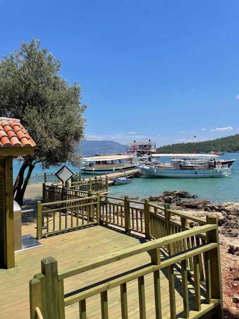 Erleben Sie die Schönheit der türkischen Küste mit Marmaris Bootstouren – Inselhopping, Sonnenuntergang, Tauchen, Privat- und Fischfangtouren